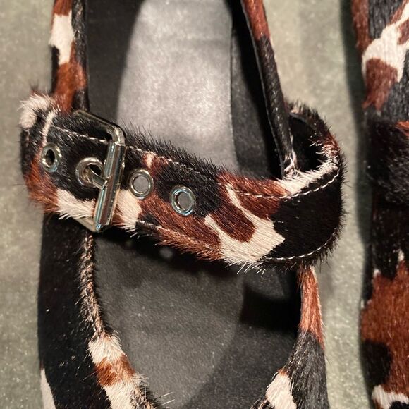 BOUTIQUE Vegan Cowhide and Leather Mary Jane Flats - Picture 8 of 8